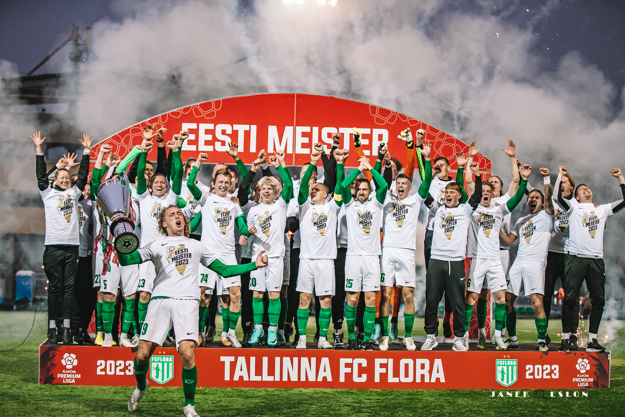 FC Flora, Flora Tallinn Flag Waves Isolated in Plain and Bump